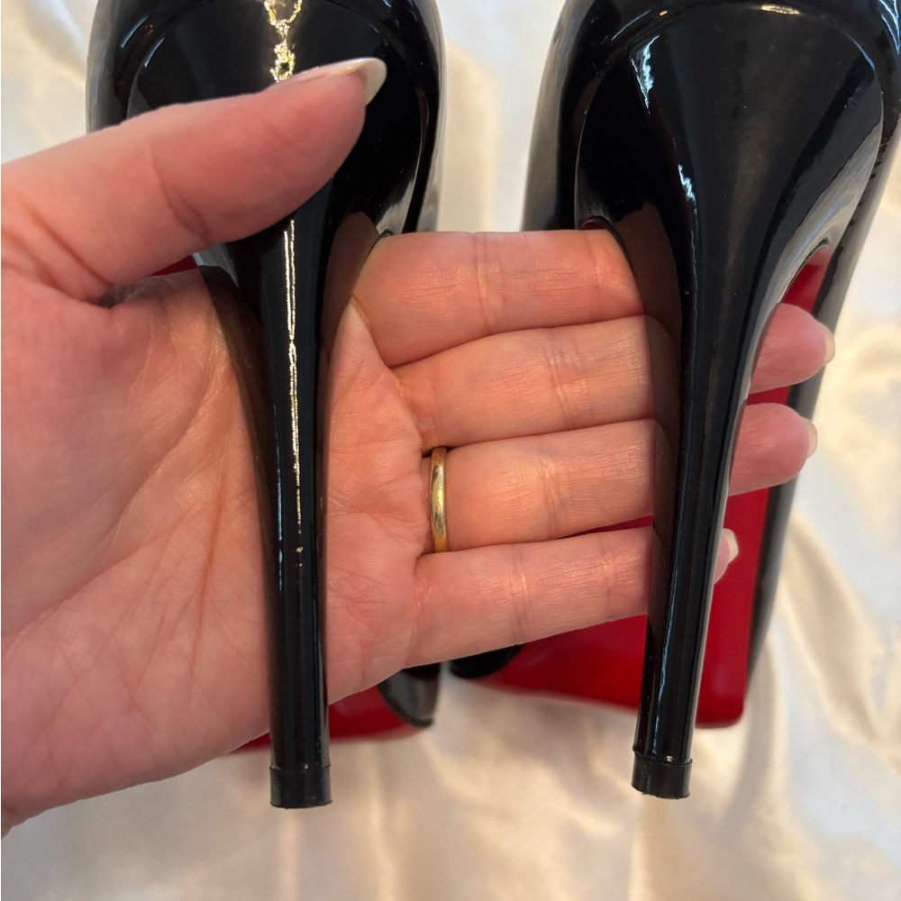 Authentic Christian Louboutin Rolando - Picture 3 of 4